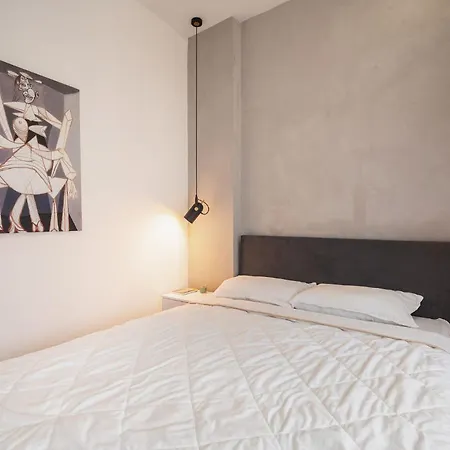 아파트 Prime Location Modern Luxury In Bohemian Skadarlija!