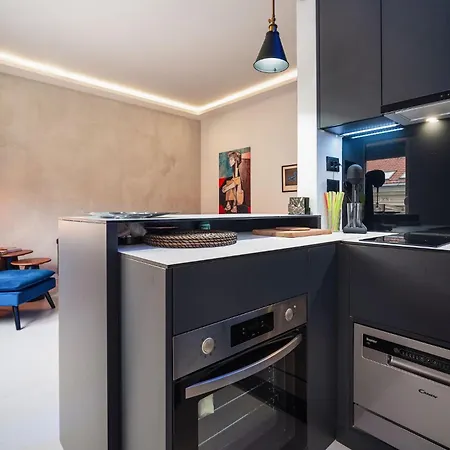 Prime Location Modern Luxury In Bohemian Skadarlija! 아파트 베오그라드