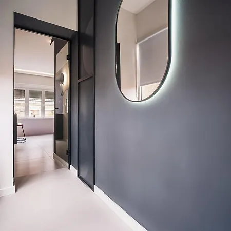 Prime Location Modern Luxury In Bohemian Skadarlija! דירה *